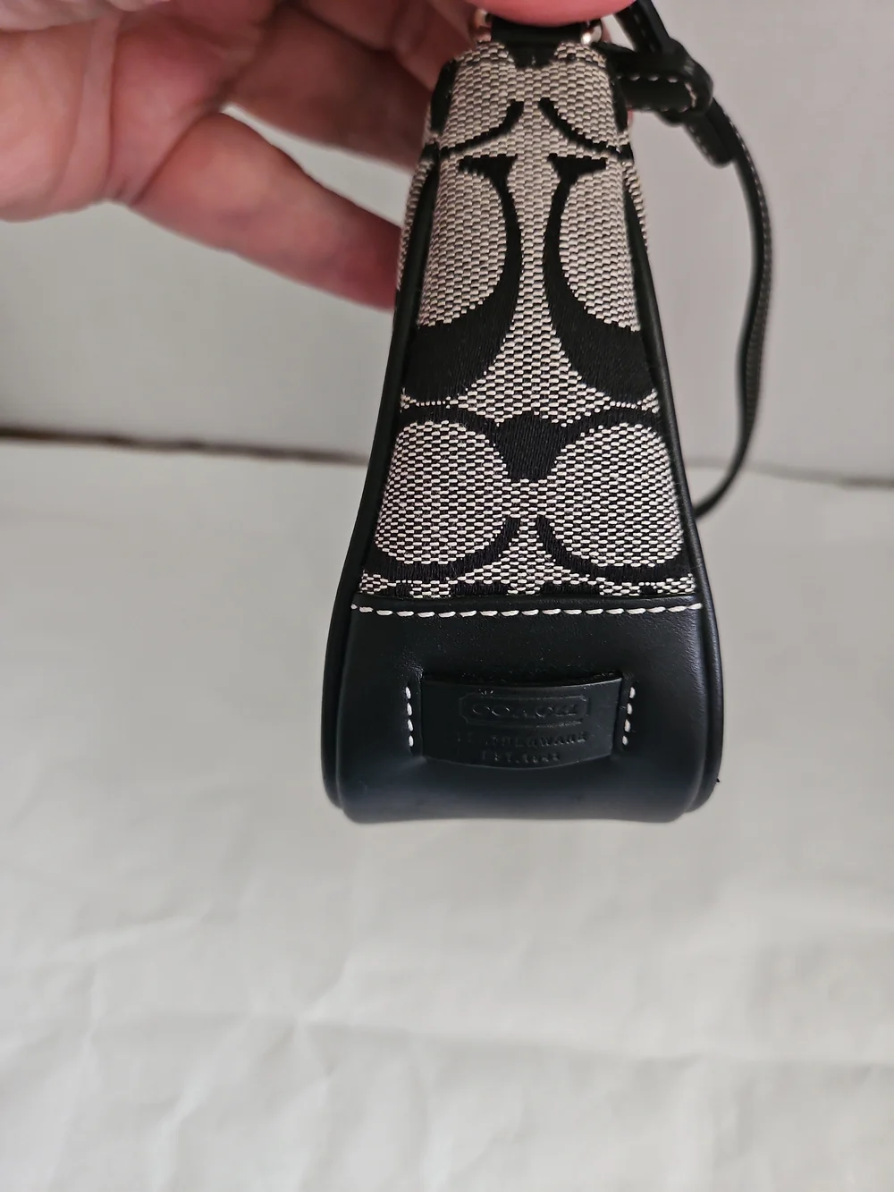 Coach Black Mini Leather Pouch with Zip - Picture 4 of 6